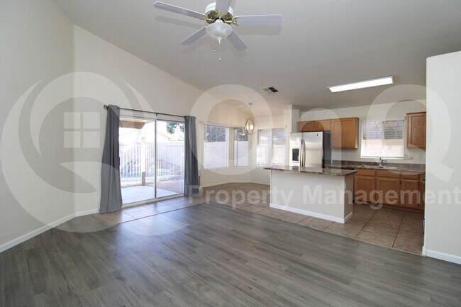 Building Photo - 656 W Nopal Ave