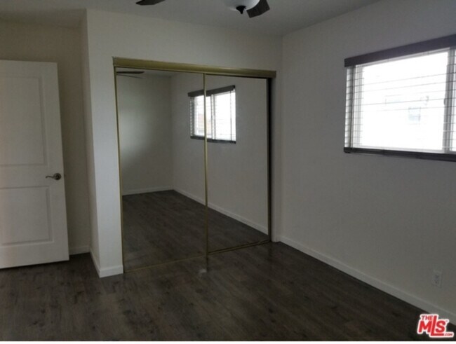 Foto del edificio - 28014 Robin Ave