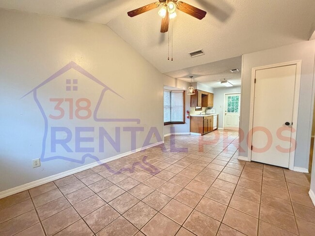 Building Photo - 925/927 Sybil Dr