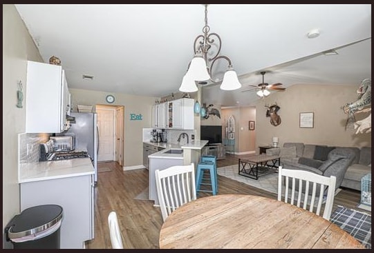 Building Photo - 2309 Greenleaf Dr