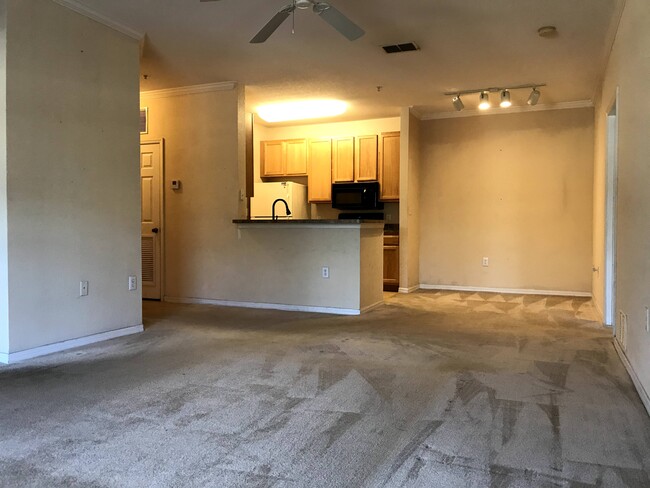 Building Photo - 2402 Courtney Meadows Ct