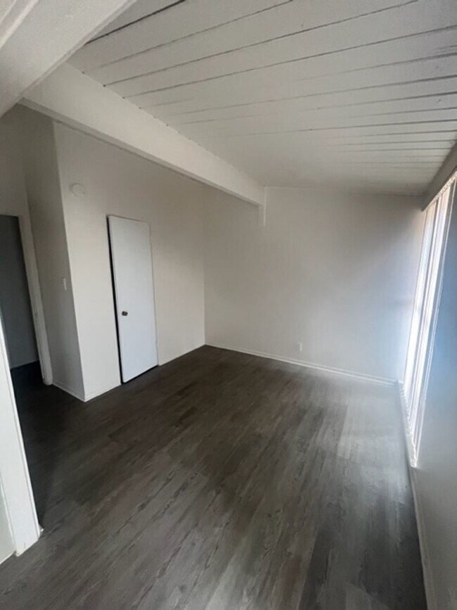 Building Photo - 3 Bedroom 2 Bath Riverside, Ca
