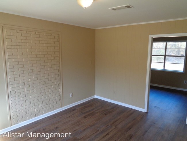 Building Photo - 4 br, 2 bath House - 442 Hudsonville Rd
