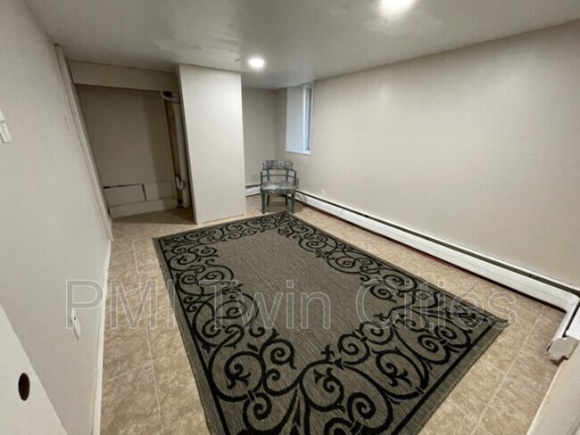 Foto del edificio - 861 Snelling Ave N