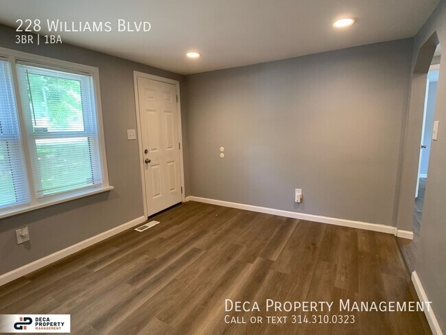 Building Photo - 3 Bedroom House