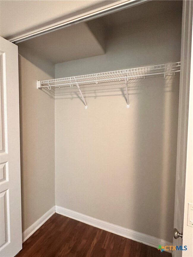 Foto del edificio - 264 Trestle Tree