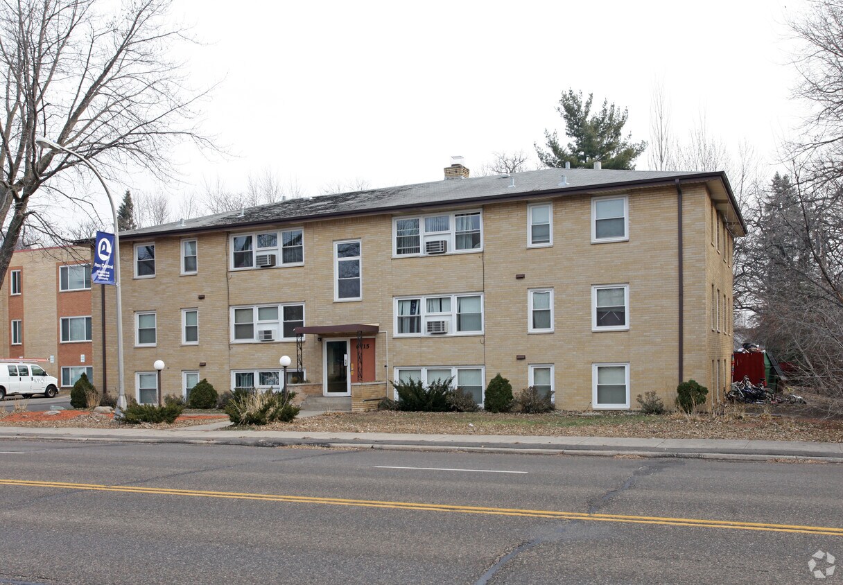6715 Penn Ave Apartments in Richfield, MN