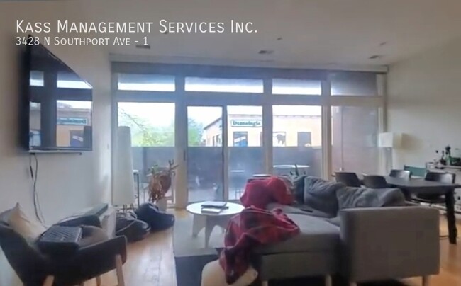 Foto del edificio - 3428 N Southport Ave