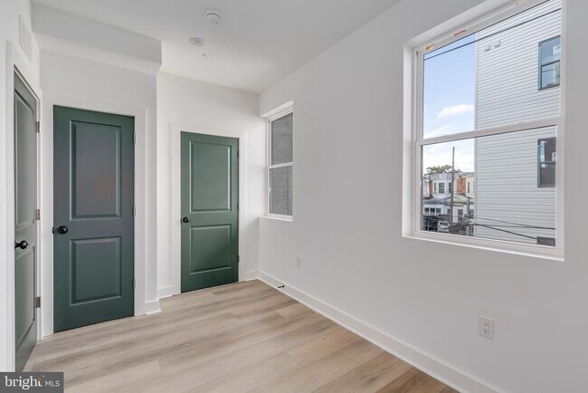 Foto del edificio - 1223 W Lehigh Ave