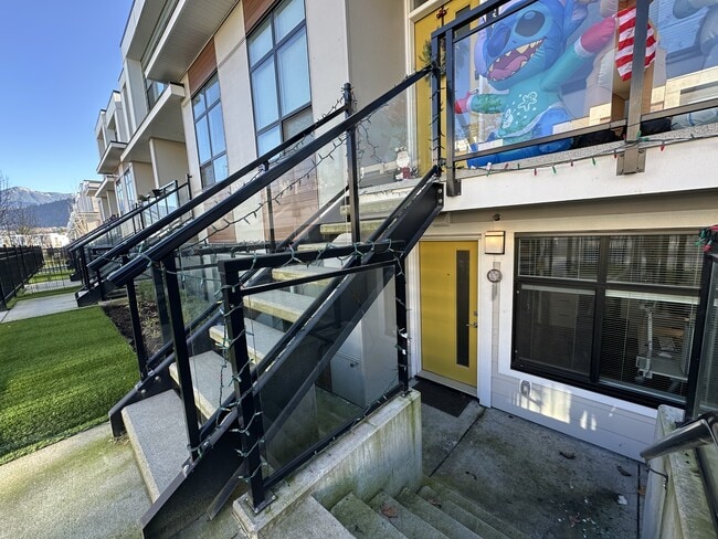 Building Photo - 45150 Thomas Rd