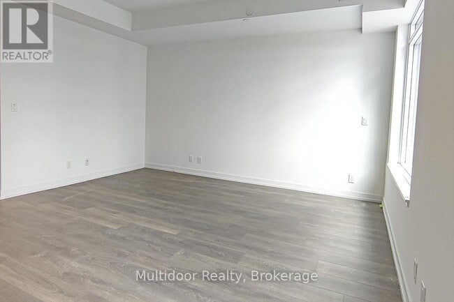 Building Photo - 8 Beverley Glen Blvd