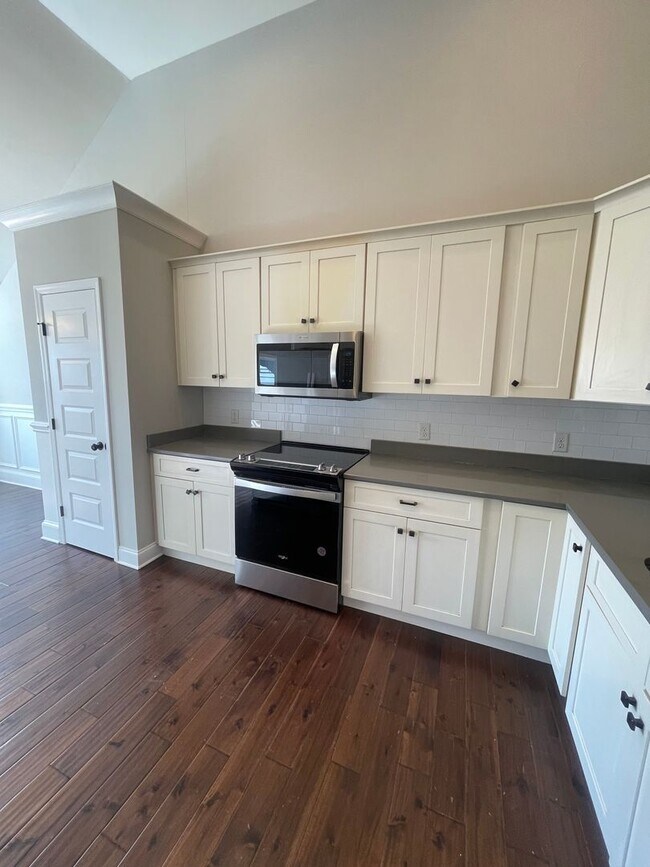 Foto del edificio - Home For Rent in Ooltewah! 4 Bedrooms + Finished Basement