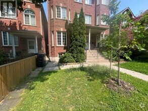 Building Photo - 161 Laughton Ave
