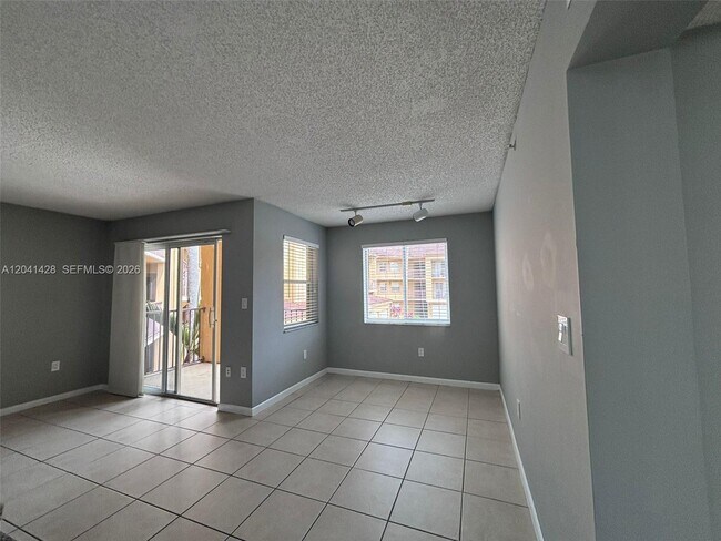 Foto del edificio - 761 N Pine Island Rd
