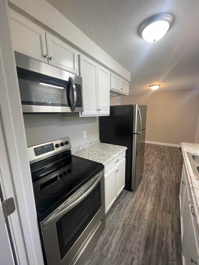 Foto del edificio - 3 Bed & 2 Bath House in Clarksville / Pet-...
