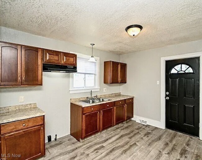 Foto del edificio - 1628 Clark Ave SW