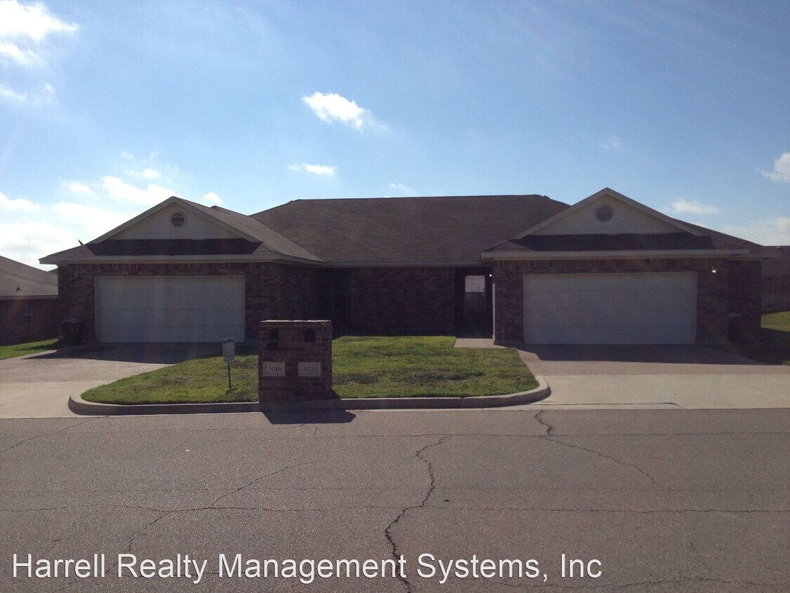 Primary Photo - 3 br, 2 bath House - 3004 Clydesdale Way