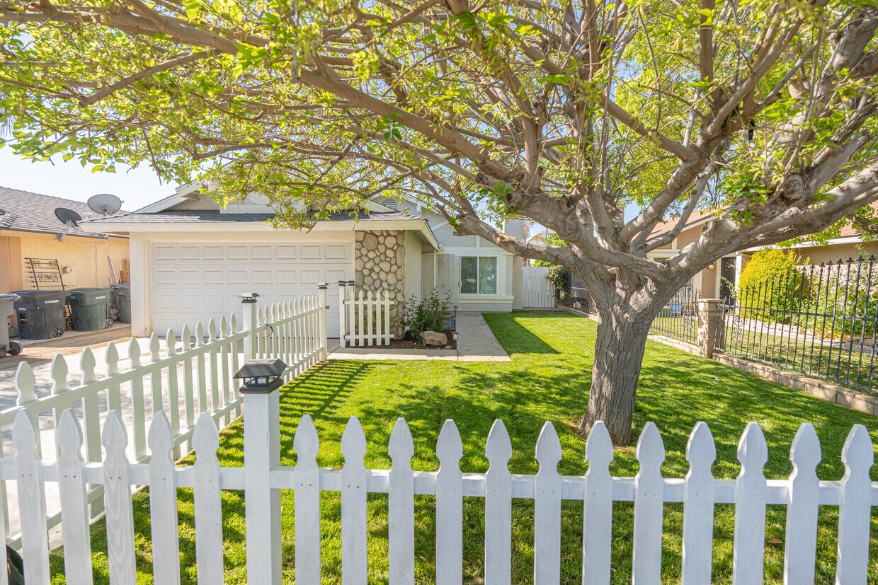 695 Clearwater Dr, Perris, CA 92571 House Rental in Perris, CA