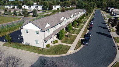 Building Photo - 2332 Peters Dr