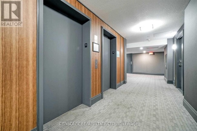 Photo du bâtiment - 555 Wilson Ave