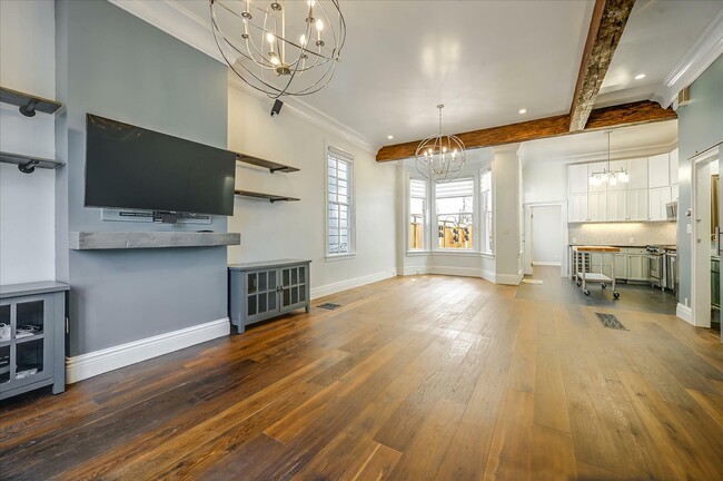 Building Photo - 278 Fair Oaks St