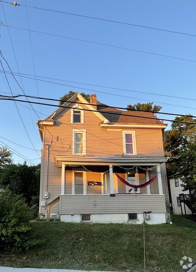 Building Photo - 194 Highland Ave