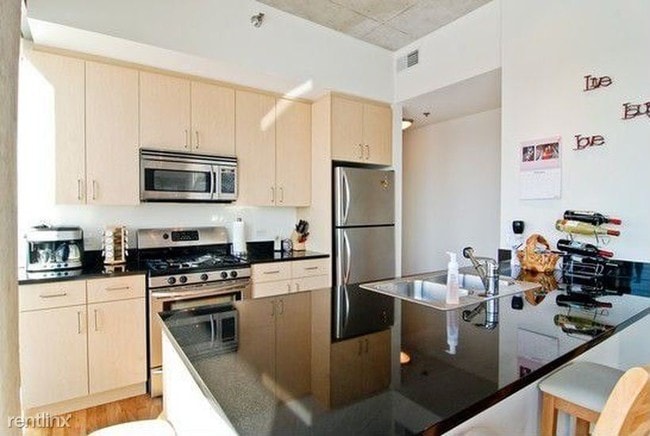 Building Photo - 2 br, 2 bath Condo - 1617 S Michigan Ave