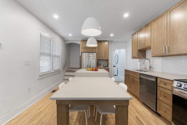 Building Photo - 1704-1706-1706 W 3rd Ave