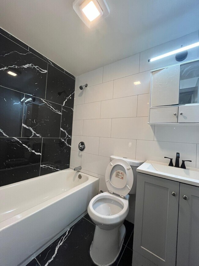 Foto del edificio - 836 Communipaw Ave