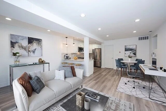 Foto del edificio - 1241 N Bosworth Ave