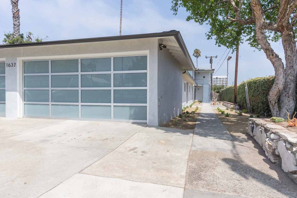 Primary Photo - 1637 E Palm Ave