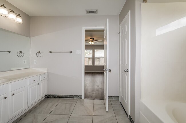 Foto del edificio - 29511 Legends Pine Ln