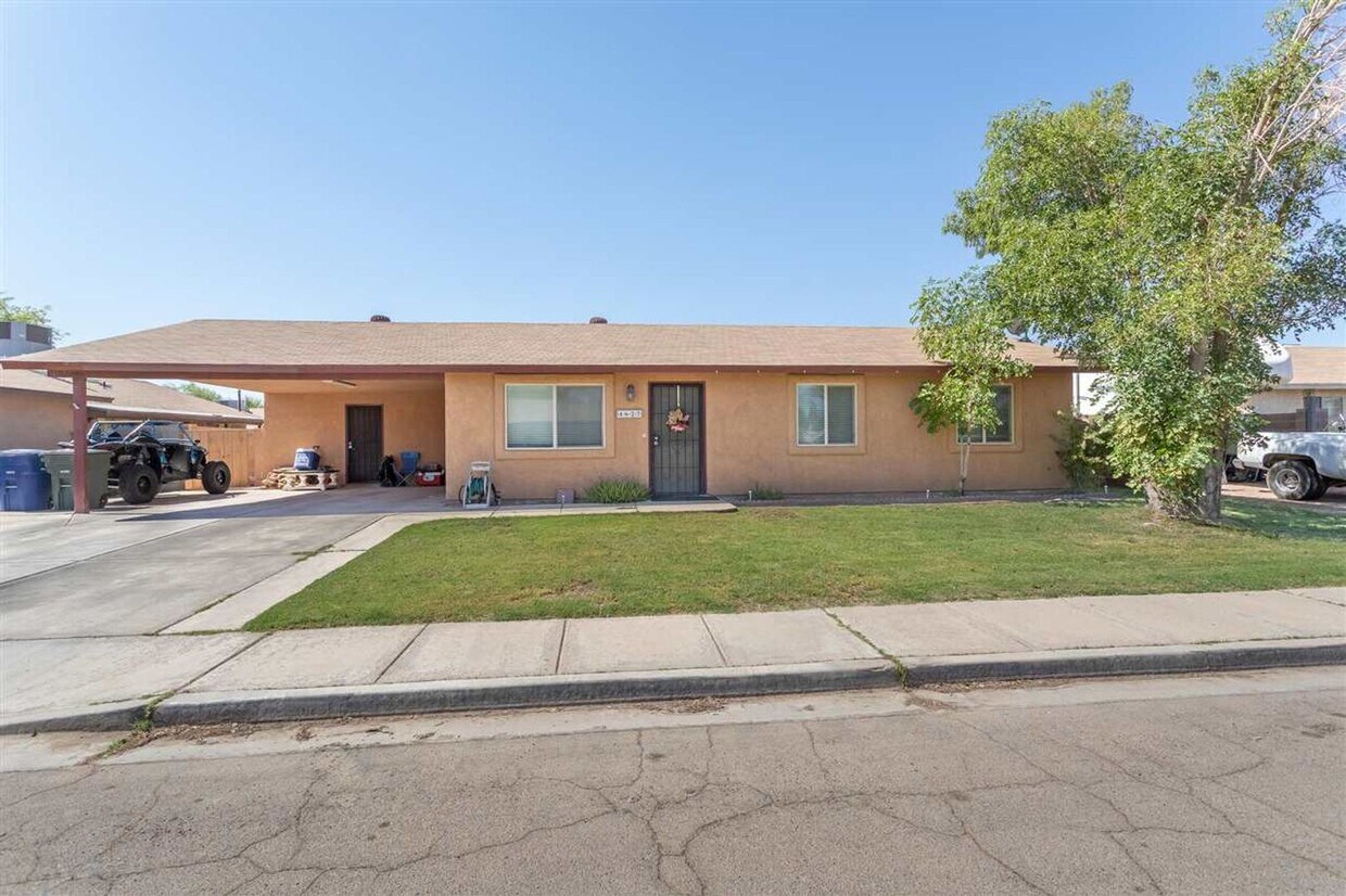 Primary Photo - Sierra Sunset 3 Bedroom Home