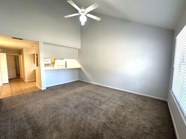 Foto del edificio - 2738 W Tharpe St