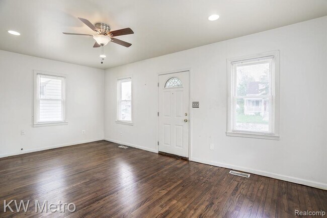 Building Photo - 8736 Studebaker Ave