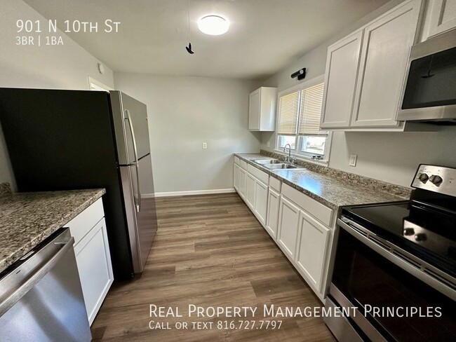 Building Photo - Completely Renovated 3 Bedroom 1 Bath on a...