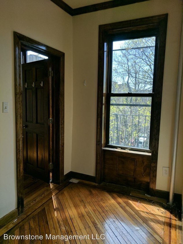 Building Photo - 924 Sterling Pl