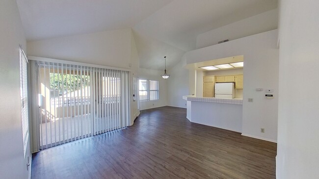 Building Photo - **MOVE-IN SPECIAL!** 2 Bedroom Condo locat...