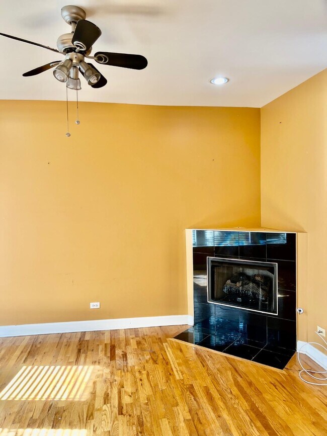 Living Room Fireplace - 122 E 49th St