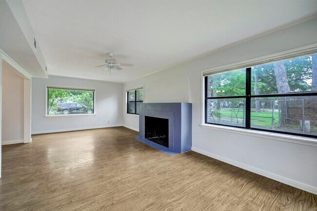 Foto del edificio - 3309 Lawrence St