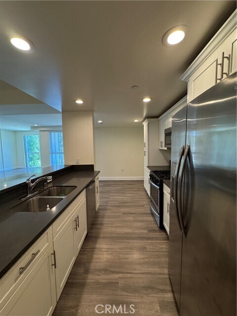 Foto del edificio - 14934 Burbank Blvd