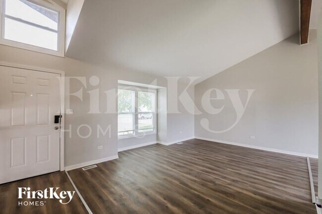 Foto del edificio - 2416 Waterford Dr