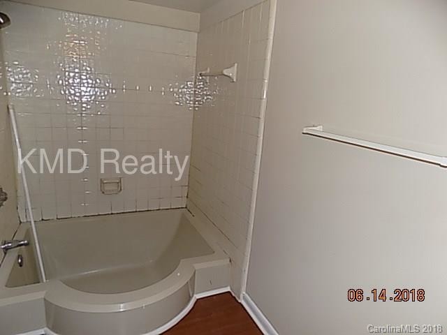 Foto del edificio - 4806 Spring Lake Dr