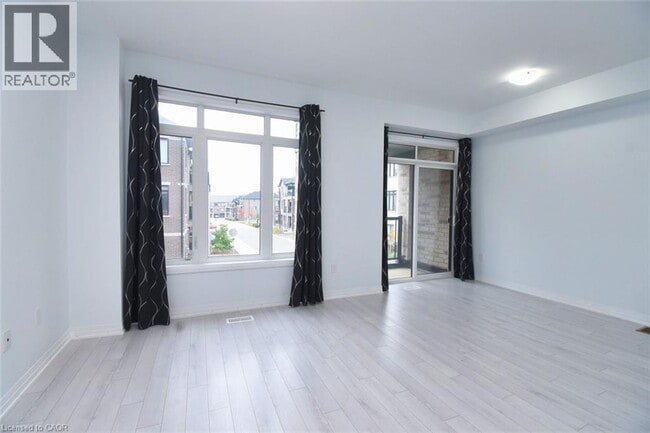 Photo du bâtiment - 585 Colborne St E