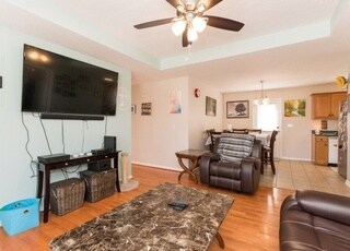 Foto del edificio - 220 Woodmaker Ct