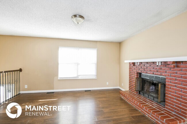 Foto del edificio - 5861 Falcon View Ln