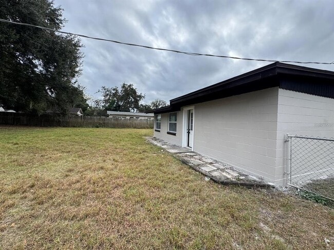 Building Photo - 1809 Chase Ave