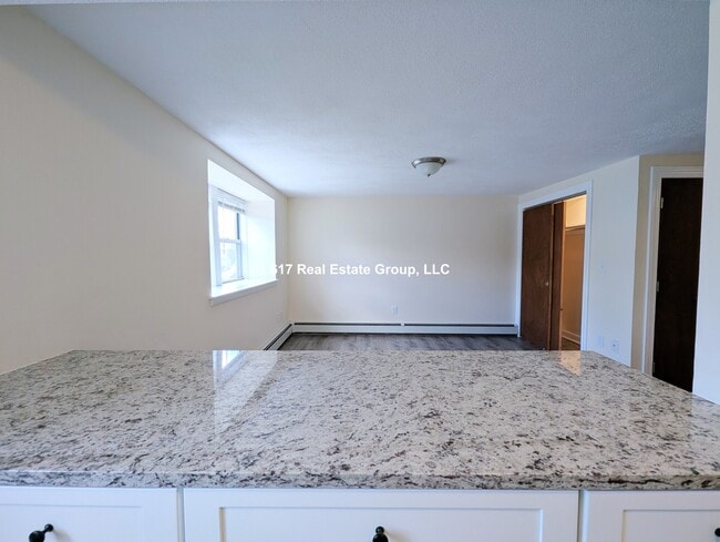 Building Photo - 160 N Beacon St