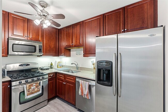 Foto del edificio - 318 Rindge Ave