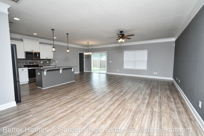 Building Photo - 4 br, 2 bath House - 993 Burlington Drive